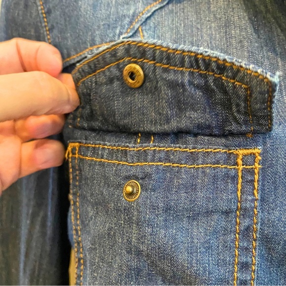 VINTAGE GUESS Denim Button Down Shirt Dark Wash Long Sleeves Brass Details - Picture 7 of 14